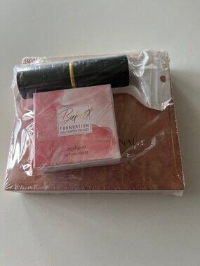 Zephoco pack. including a Baked Foundation a multifunctional palette & foundatio